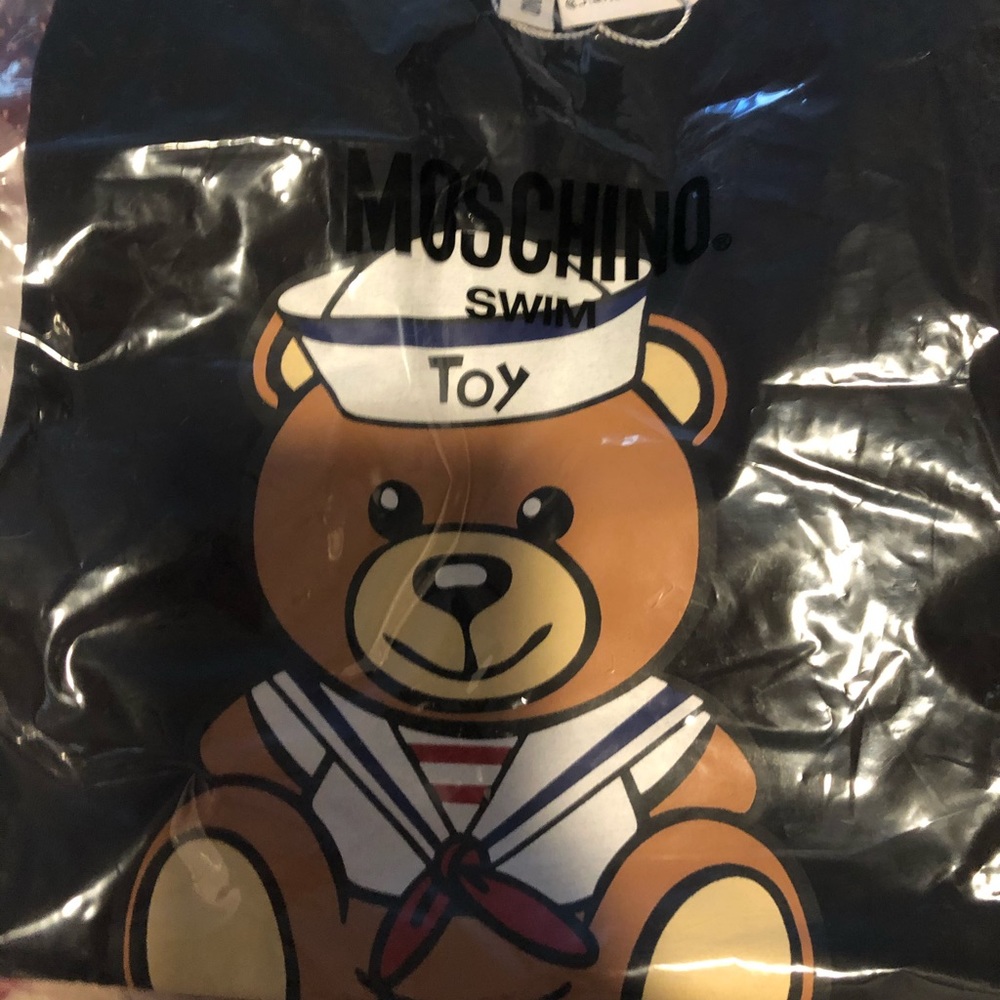 Moschino brand new tee